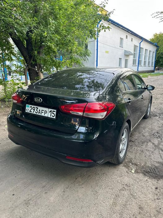 Kia cerato 2017 года