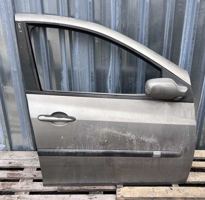 Предна врата за Renault Clio III / Рено Клио 3 2007г
