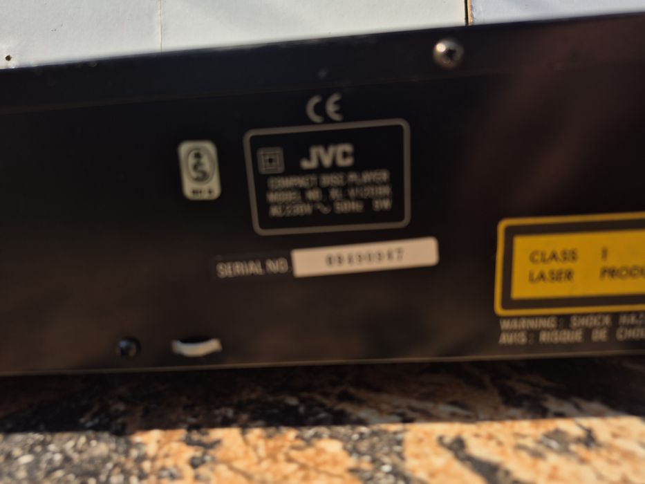 Vând compact disc pleyer marca JVC model XL-V120 made in  Singapore 

- DVD- RAM