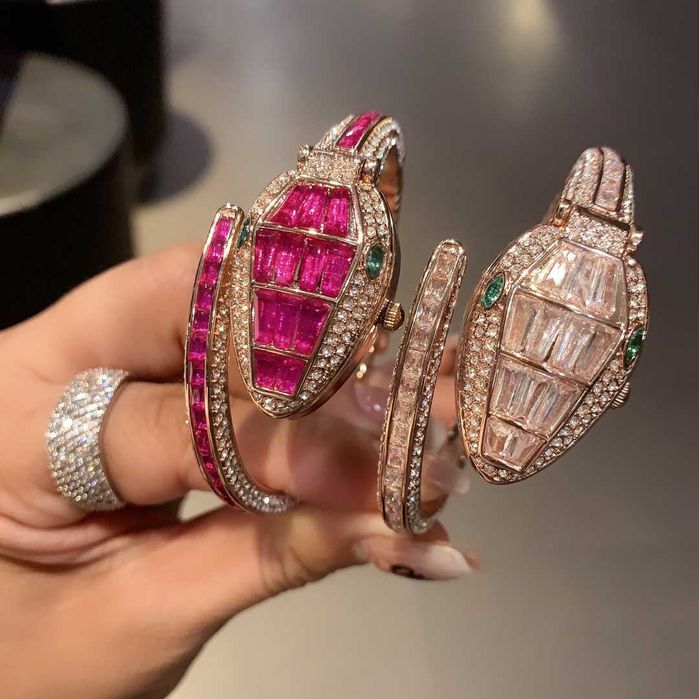 Кварцов дамски часовник BVLGARI Serpenti Misteriosi