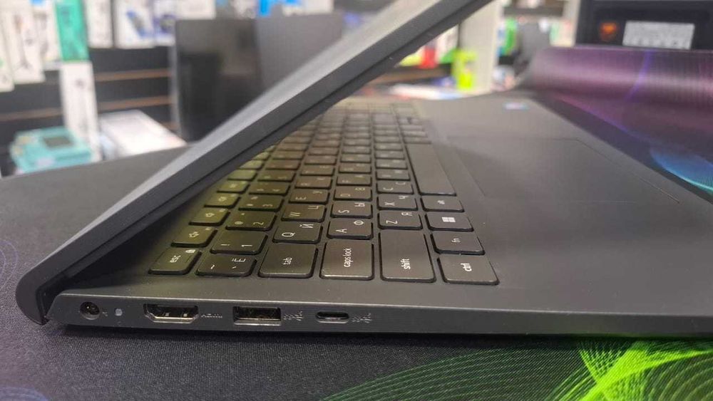 Ноутбук Dell Vostro 15