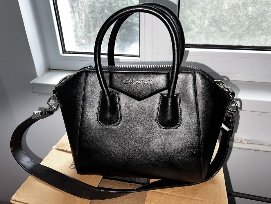 Poseta piele model GVCHY