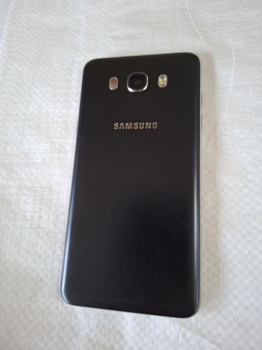 Samsung Galaxy J7