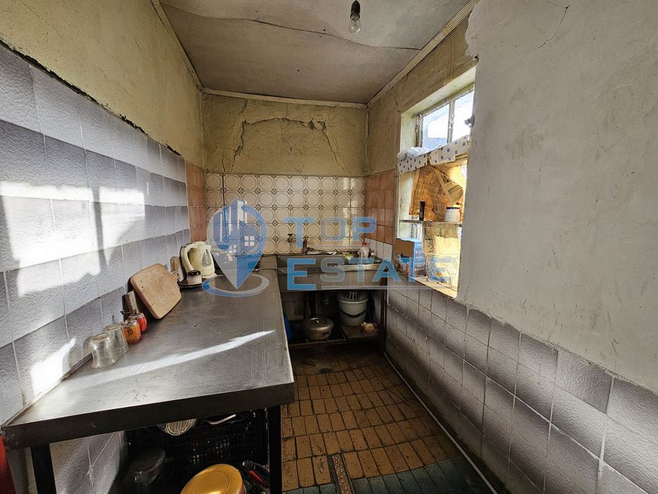 Къща с вътрешна тоалетна и частичен ремонт в село Ново градище, облас