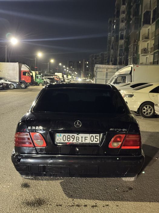 Мерседес лупарик w210