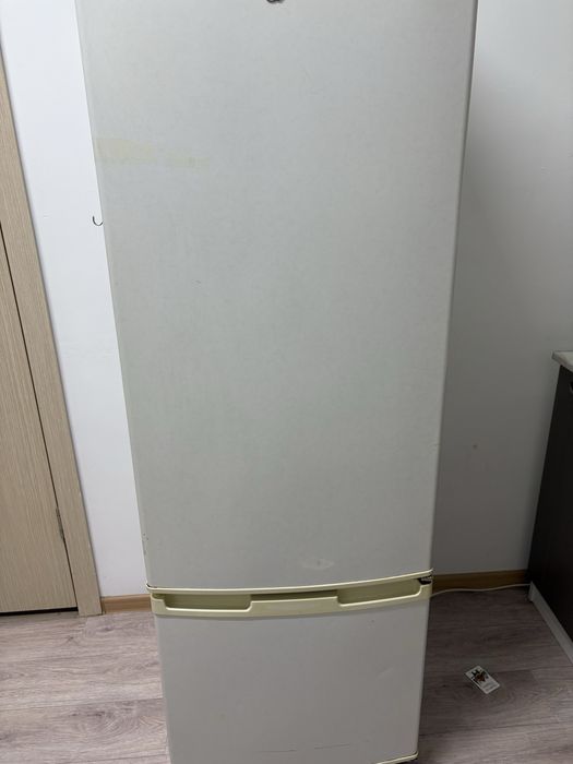 Продам холодильник