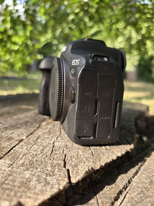 Canon EOS R6 изключително запазен!