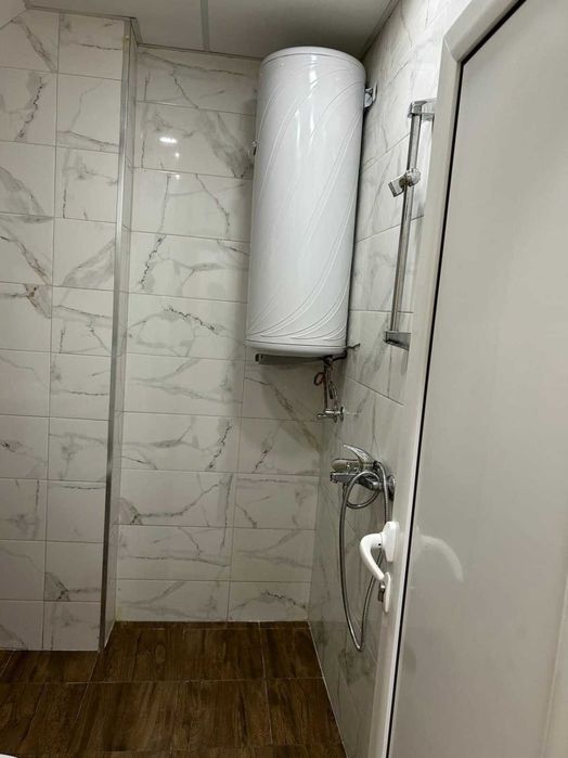 Дава се под наем Тристаен апартамент в Пловдив, Център - 100 кв.м за 468.69 € - Снимка #12