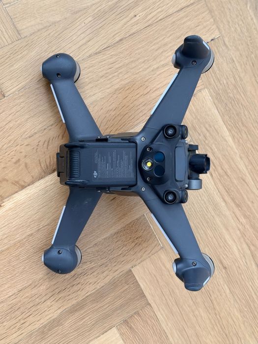 Дрон DJI FPV + 2 Батерии + ND Филтри - ПЕРФЕКТЕН!