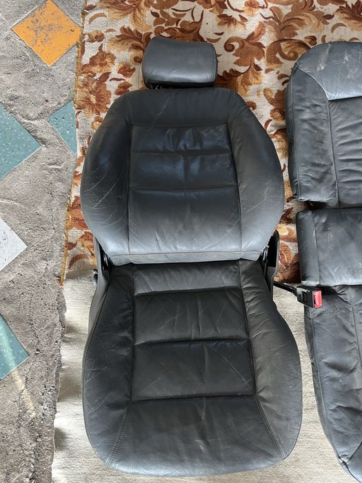 Продам кожаные сиденья Ауди А 6 С 5