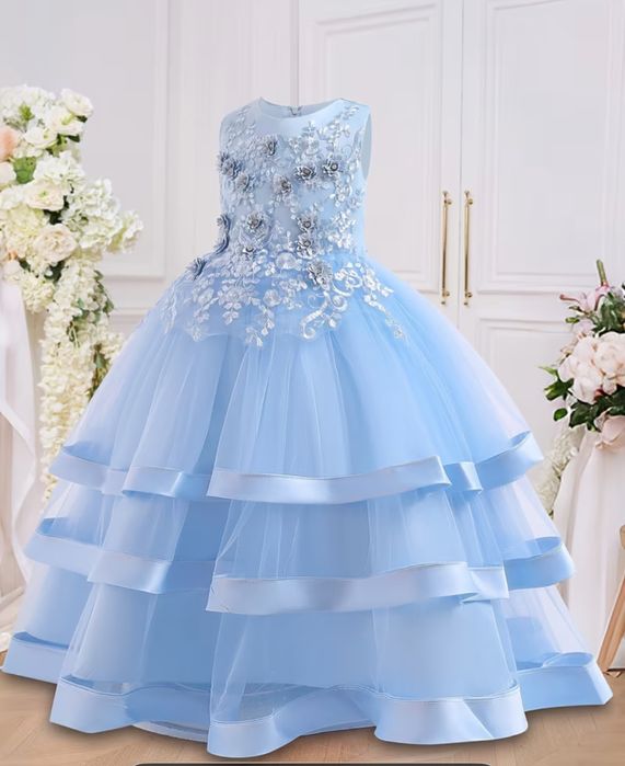 Нарчдное платье для девочки