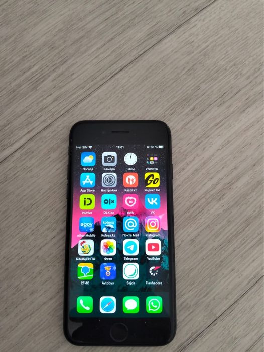 Продам Айфон 7 32г