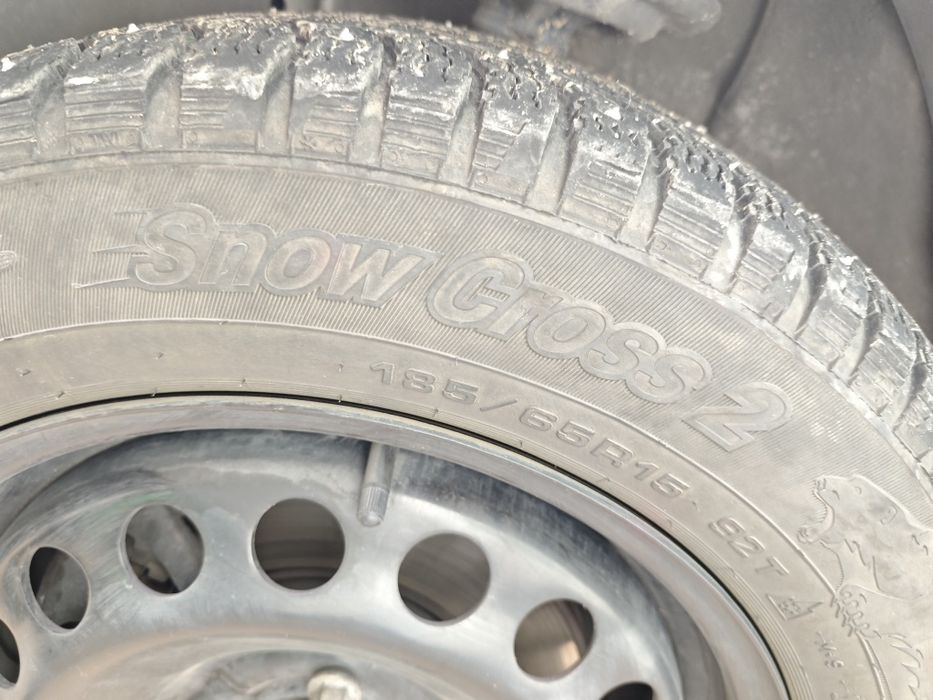 Продам шипованую резинну