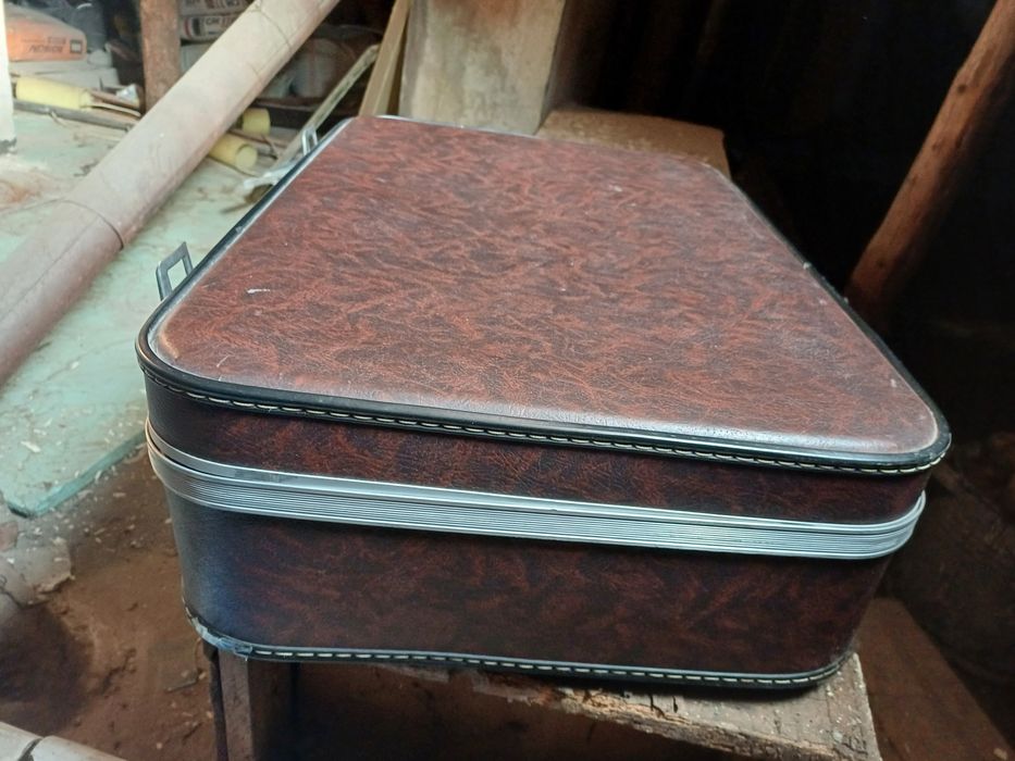 Geamantan vechi-1980- aproape nou.