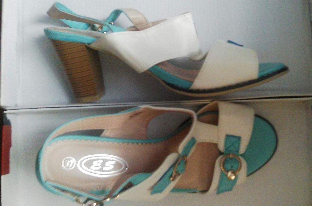 Босоножки женские