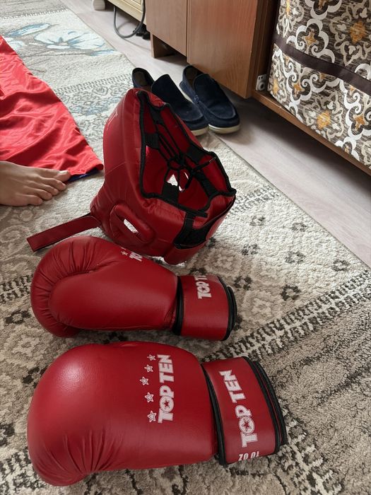 Пррдам Everlast шлем и Top Ten перчатки