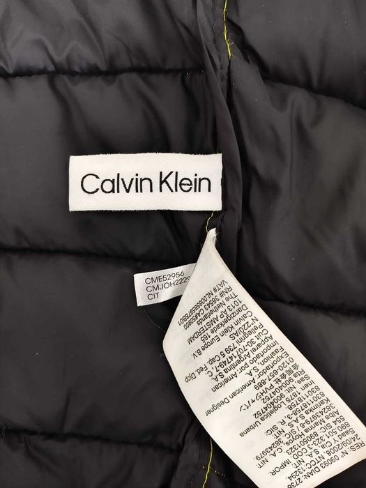продам мужскую куртку Calvin Klein