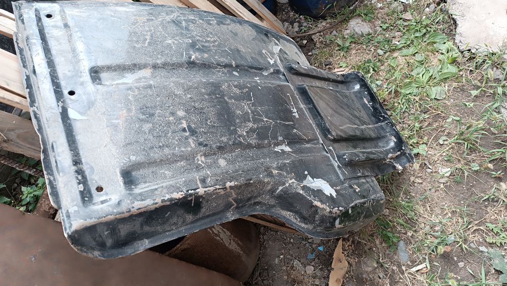 Продам крыло с подкрылком