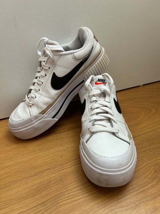 Nike court legacy