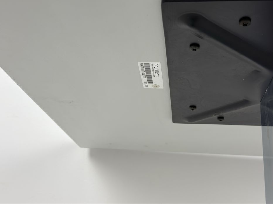 Висококачествена маса Brunner  Идеална за ресторант, кафе или тераса,