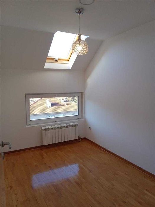 Дава се под наем Тристаен апартамент в Пловдив, Беломорски - 89 кв.м за 438.6 € - Снимка #1