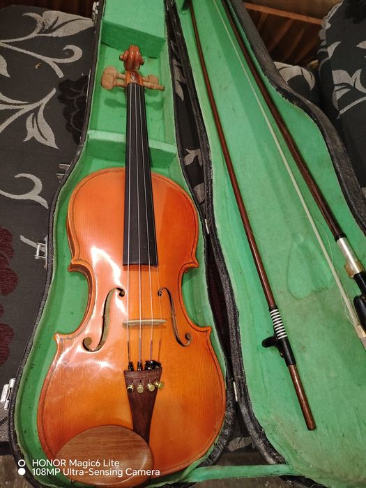 Vioara 4/4 fabricație Anglia