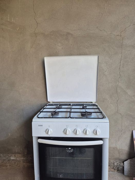 Продам газовую плиту.