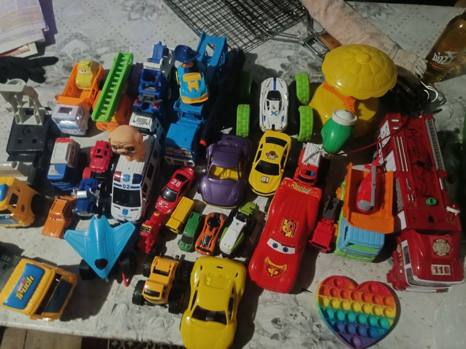 Продам пакет машинок