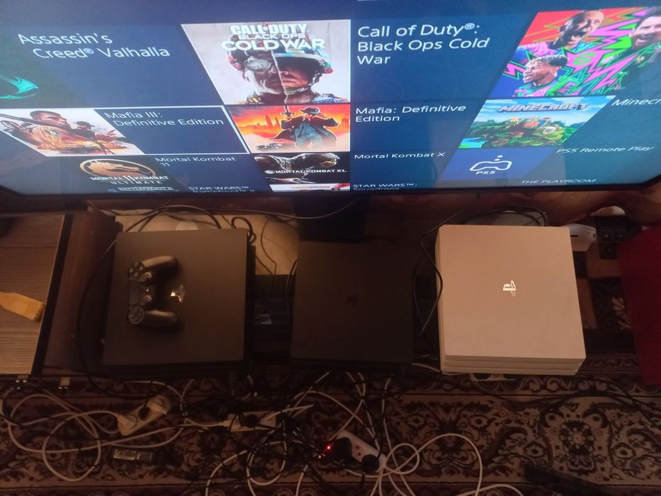 PS4 pro ideal holati djoystik bor o'yinlar yozilgan slim va pro bor.