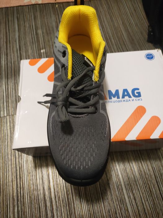 Продам спецобувь