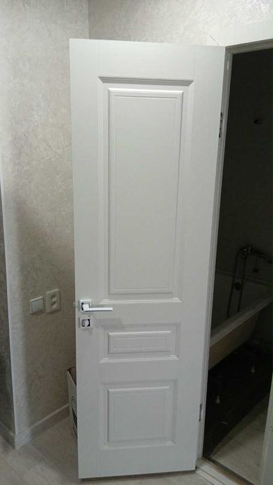 Продается дверь белого цвета