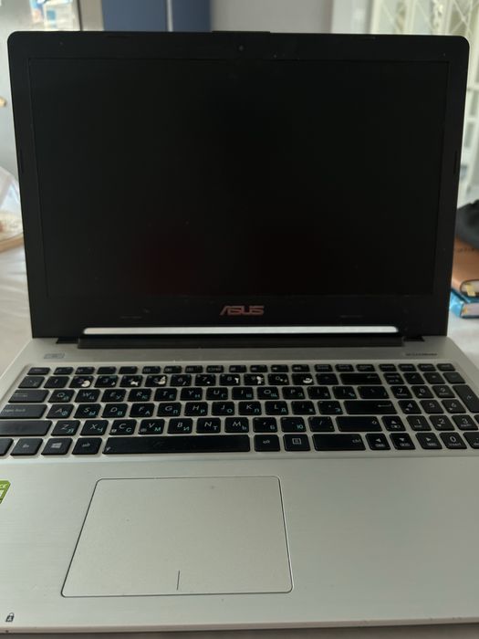 Ноутбук ASUS i7 / 8 ГБ / Windows 10