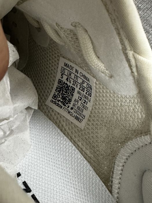 Yeezy Boost 350 V2 „Bone”