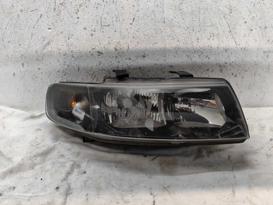 Оригинален фар Сеат Толедо  Seat Toledo