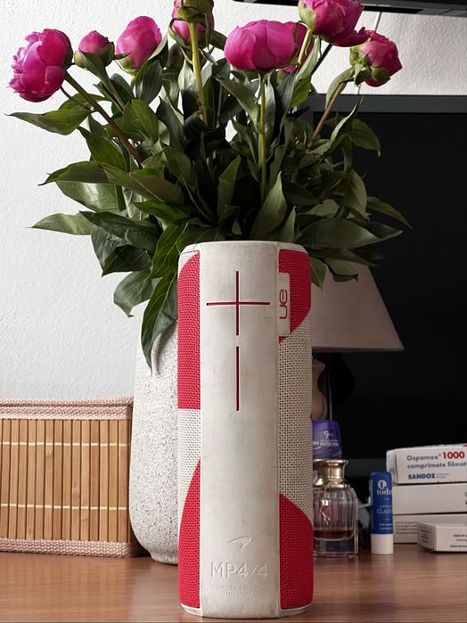 UE MegaBoom MP4/4 Limited Edition
