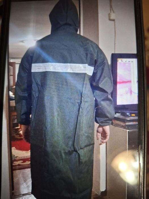 Продается дождевик и ботый комплект.