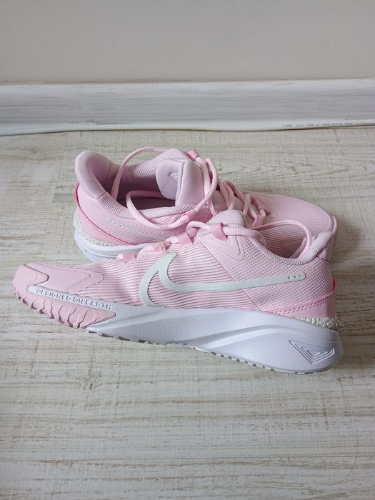 Nike  STAR Runner