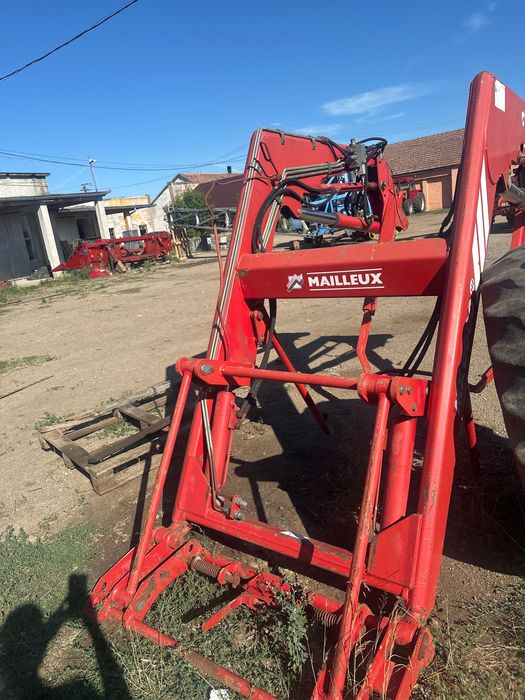 Tractor agricol Massey Ferguson 6170