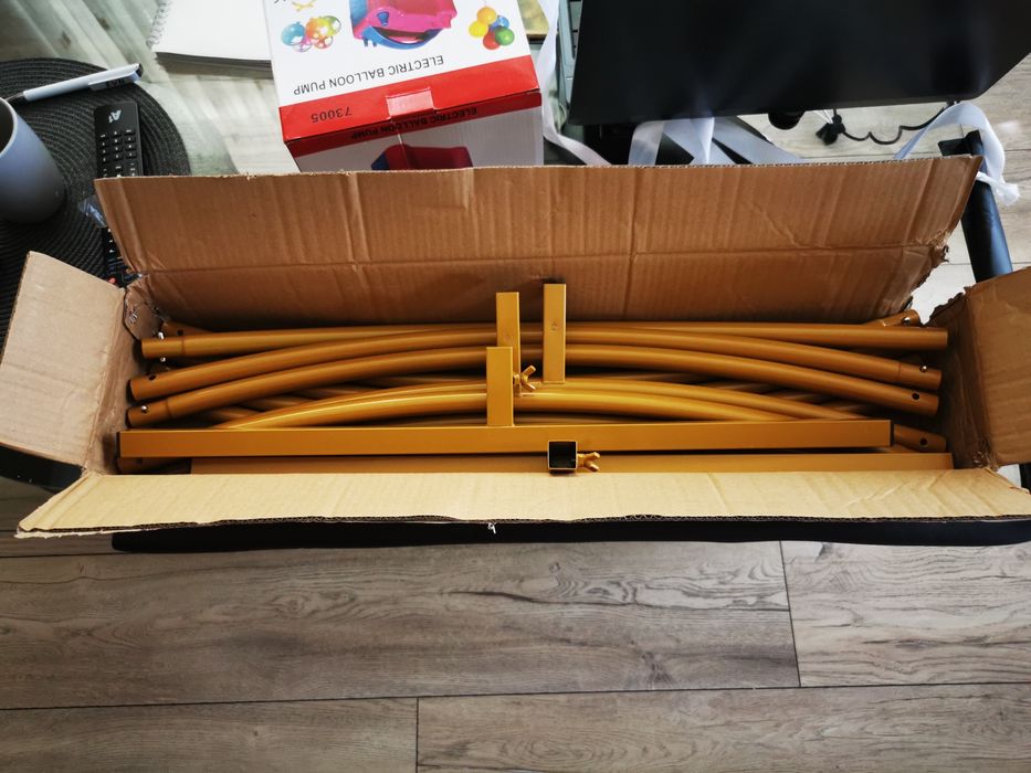 Давам под наем арка, златиста, с диамвтър 2 метра и електрическа помпа