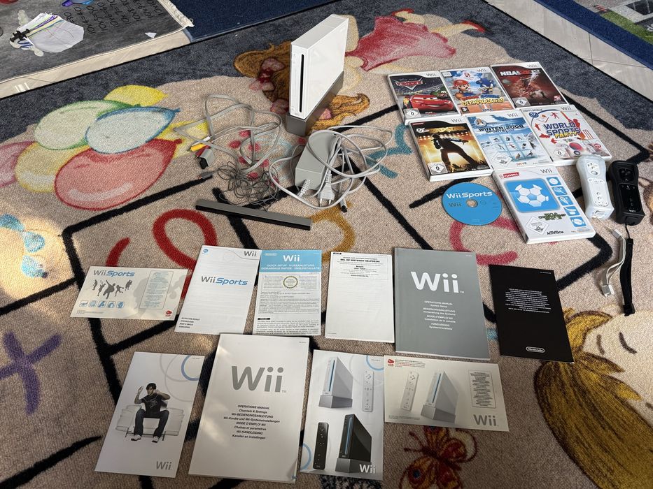 Конзола Wii Nintendo + 8 игри