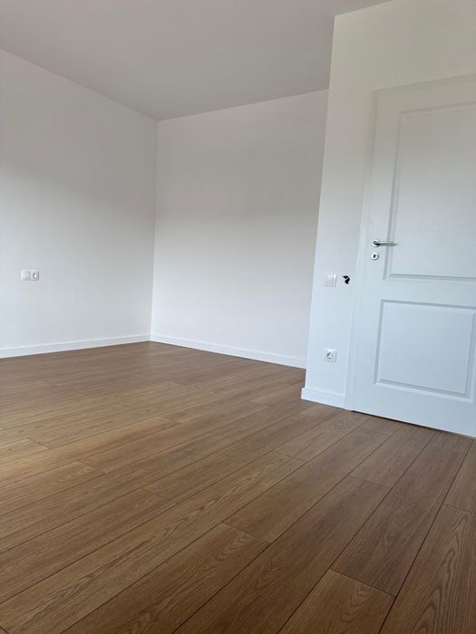 Casa nouă de vânzare în cartier rezidențial -  7 minute de Pitești și Mioveni