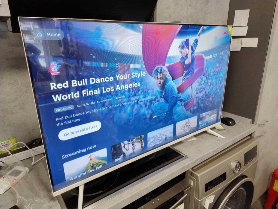 *Ново* Чисто нов Бял Смарт Телевизор Diamant 43 инча Full HD