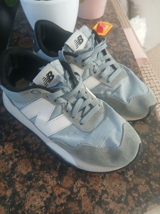 Vând adidasi new balance nr 42