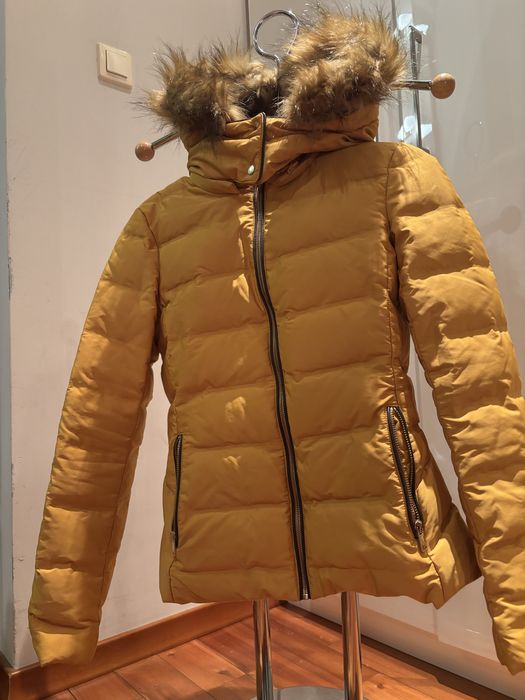 Зимно яке със сваляща се качулка Zara