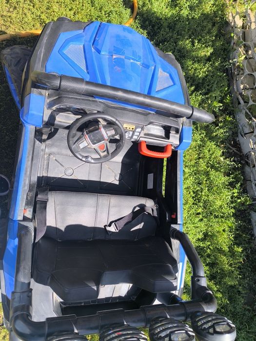 Большая детская машинка