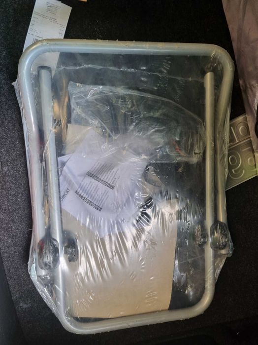 Vand suport 3 biciclete pentru hatchback nefolosit