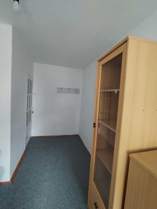 Inchiriez o camera in apartament decomandat Cetate