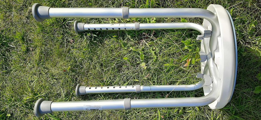 Scaun baie rotund, sezut rotativ, ajustabil, aluminiu, sustine 110 Kg