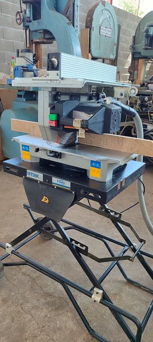 пендула със стойка и прахосмукачка