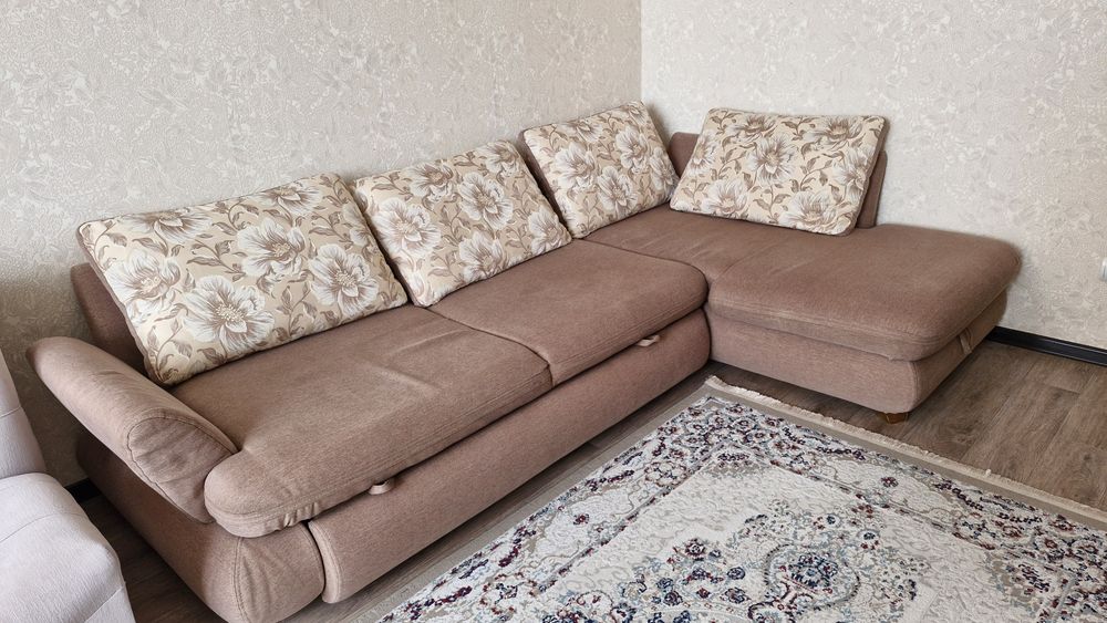 Диван гостиный угловой